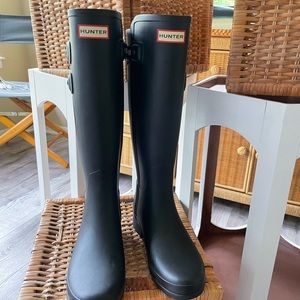 Hunter Original Refined Back Strap Tall Rain Boots (size 7)